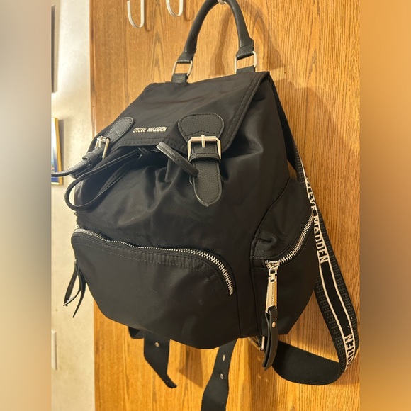 CLEARANCE!! Steve Madden Large Bsolly Backpack - Picture 2 of 11